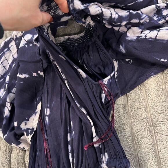 Off the Shoulder Maxi Dress - Picture 8 of 8